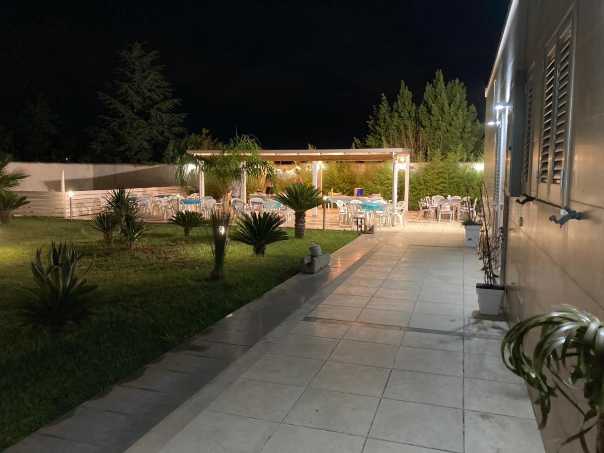 B&B Italia Carmiano  Exterior foto